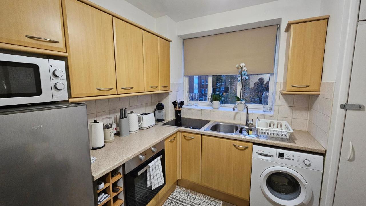 לונדון Spacious Two Bedroom Apartment In Battersea, Free Parking מראה חיצוני תמונה