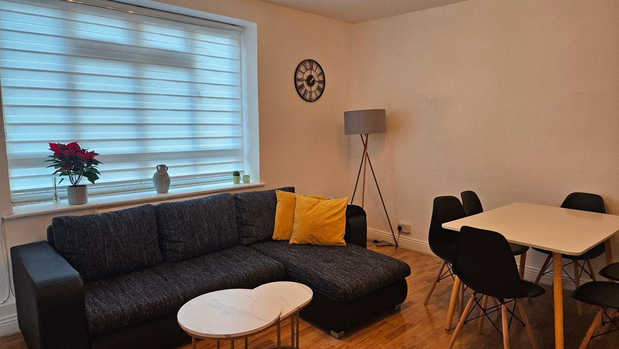 לונדון Spacious Two Bedroom Apartment In Battersea, Free Parking מראה חיצוני תמונה