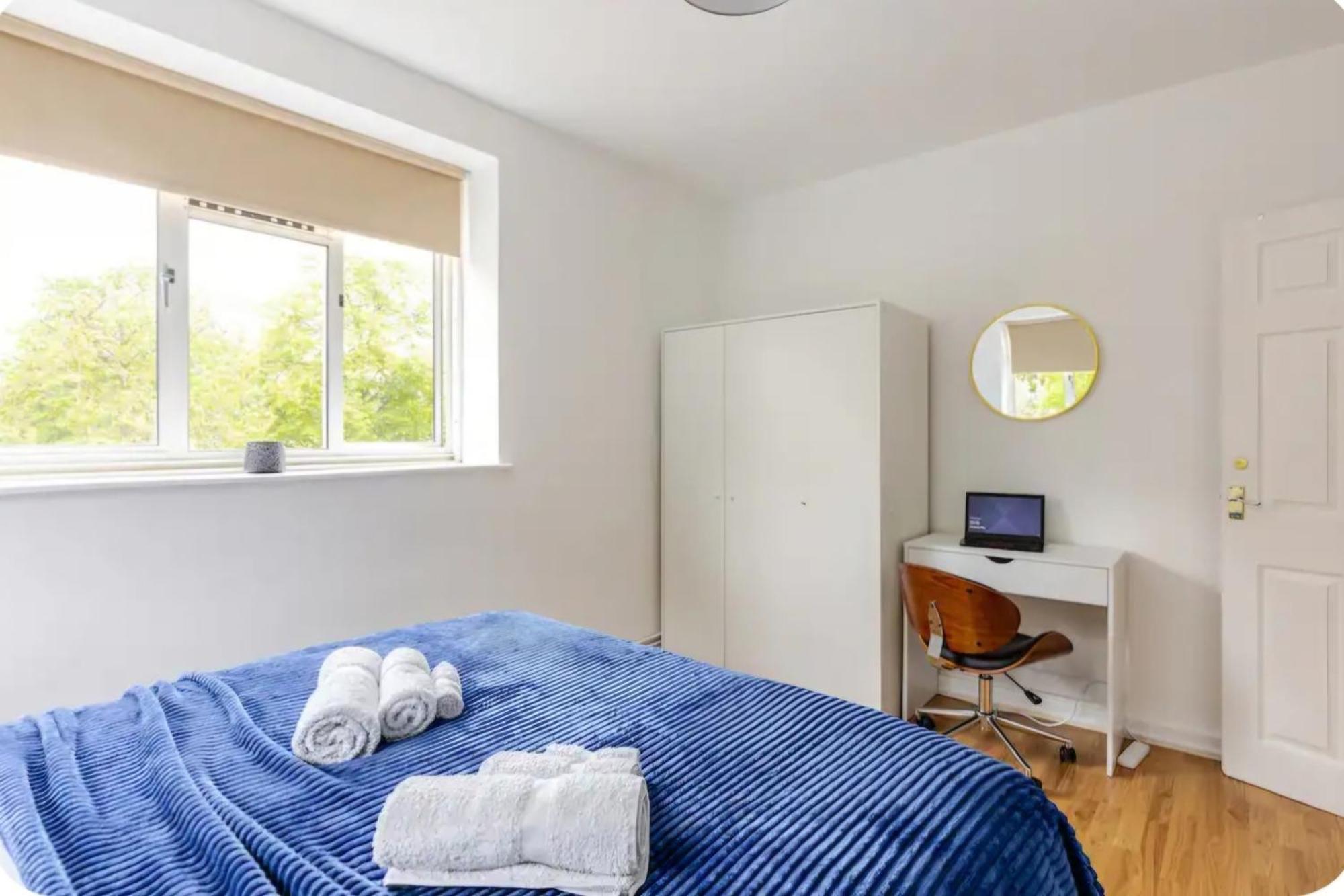 לונדון Spacious Two Bedroom Apartment In Battersea, Free Parking מראה חיצוני תמונה