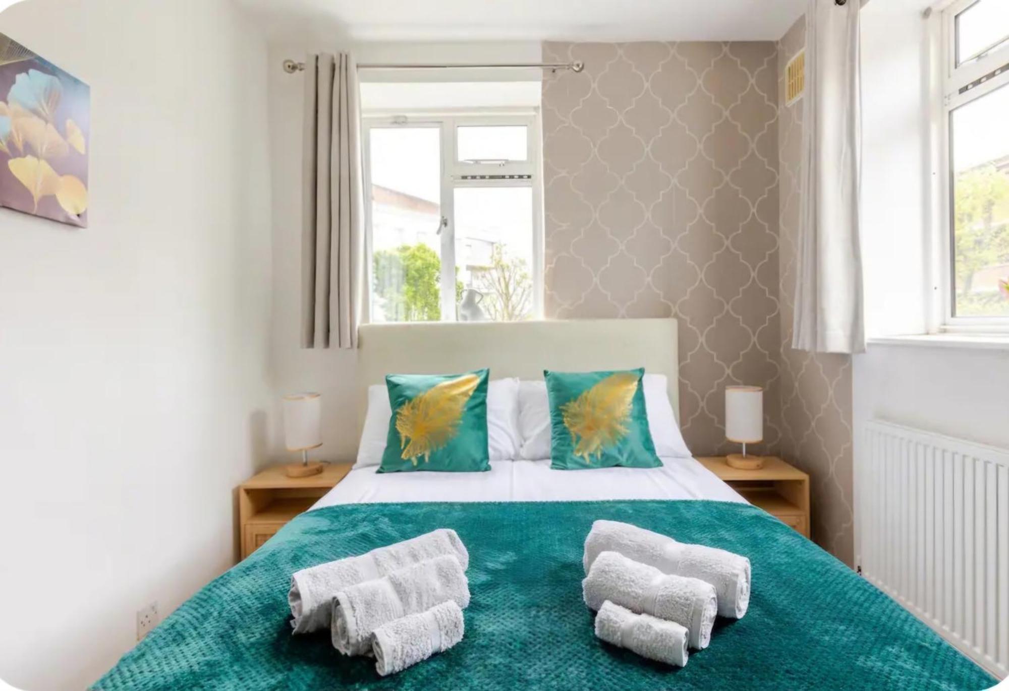 לונדון Spacious Two Bedroom Apartment In Battersea, Free Parking מראה חיצוני תמונה